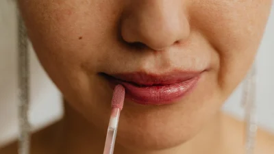 4+1 ενυδατικά προϊόντα για χείλη απαλά σαν βελούδο!