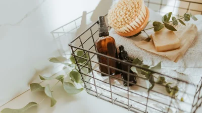 Υαλουρονικό οξύ: Όσα χρειάζεται να ξέρεις για το συστατικό που θα μεταμορφώσει την επιδερμίδα σου