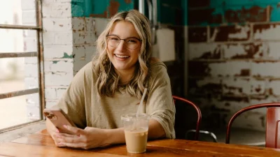 5 τρόποι για να κάνεις τον πρωινό καφέ πολύ πιο υγιεινό, σύμφωνα με τους διατροφολόγους