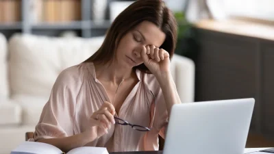 Γιατί νιώθεις διαρκώς κουρασμένη; Δες τους πιο συνηθισμένους λόγους που συμβαίνει αυτό!