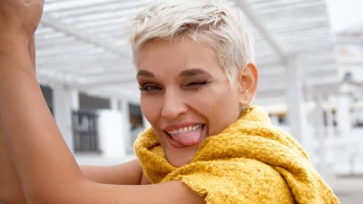 Καλοκαιρινό σορτσάκι: Πώς να το φορέσεις αν είσαι πάνω από 50 χρόνων - 10 tips για τέλειο στυλ