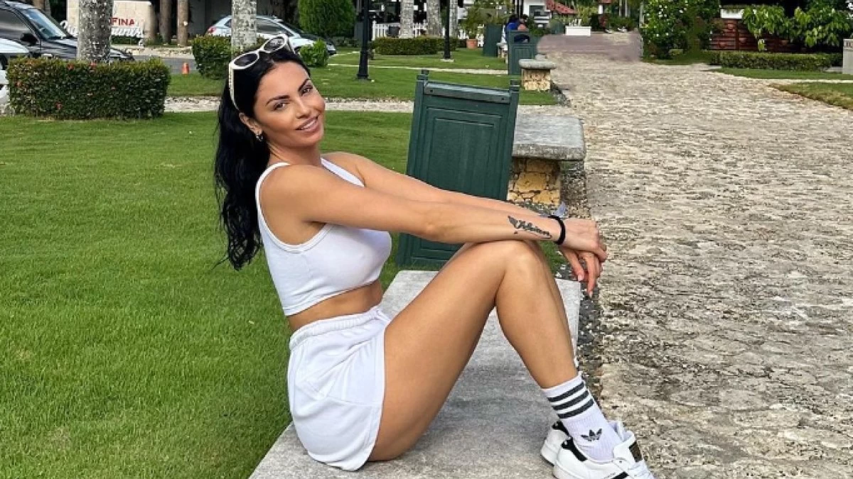 Δήμητρα Αλεξανδράκη: Το φιλί στο στόμα με τον σύντροφό της - Η ιδιαίτερη ευχή που έκανε για τα γενέθλιά της