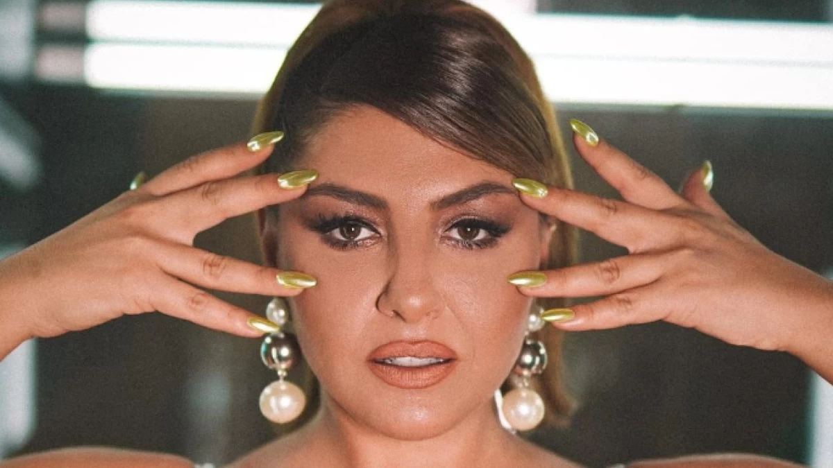 Έλενα Παπαρίζου: Ξαπλωμένη με τα εσώρουχα στο κρεβάτι - Χιλιάδες αντιδράσεις κάτω από την ανάρτησή της στο Instagram