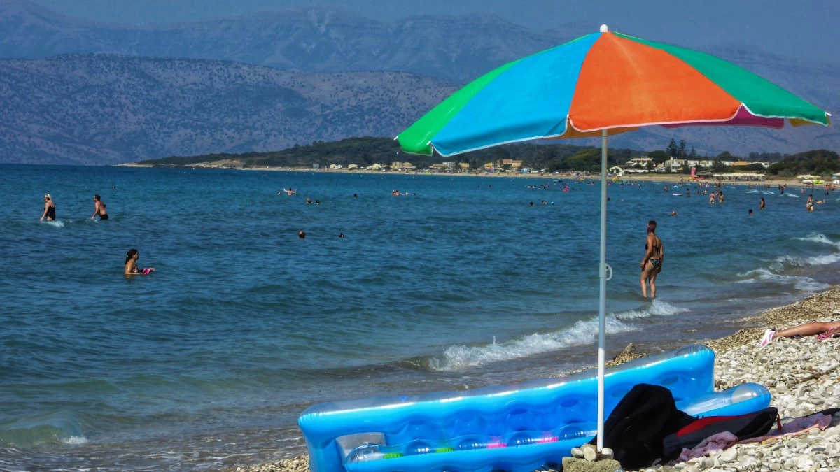 Καιρός 30/7: Μικρή πτώση της θερμοκρασίας σήμερα - Μέχρι πόσο θα δείξει το θερμόμετρο;