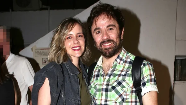 Θανάσης Τσαλταμπάσης: Στο πλευρό του η Αγοραστή Αρβανίτη στην πρεμιέρα του στο θέατρο