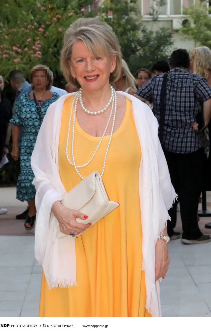 Έλενα Ακρίτα