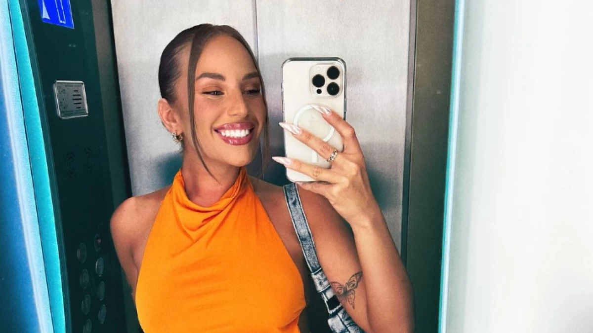 Ανδρομάχη Δημητροπούλου: Με λεοπάρ μπικίνι λίγο πριν γεννήσει στην Πάρο - Χάιδευε την φουσκωμένη της κοιλίτσα