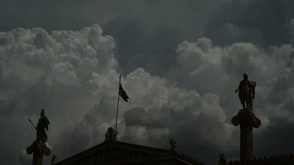 Καιρός σήμερα 4/7: Άνοιξαν οι ουρανοί στην Αττική - Σε ποιες περιοχές παρατηρούνται πλημμυρικά φαινόμενα