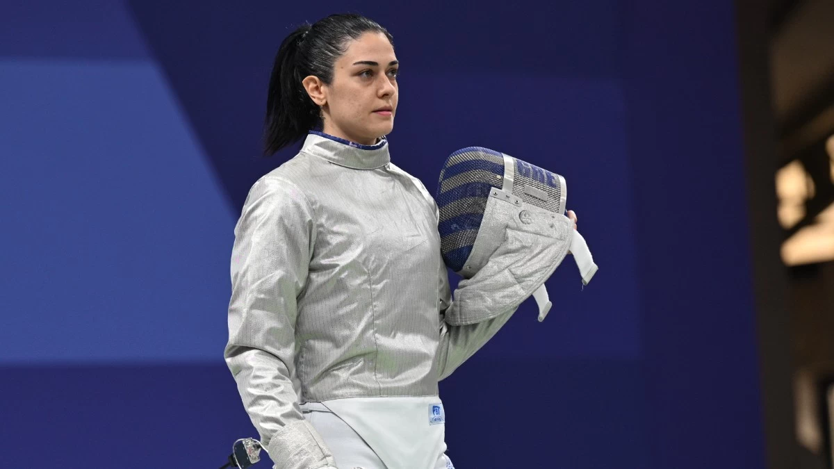 Δώρα Γκουντούρα: Ποια είναι η ξιφομάχος που έκανε χαμό στα social media με τον άδικο αποκλεισμό της από τους Ολυμπιακούς Αγώνες