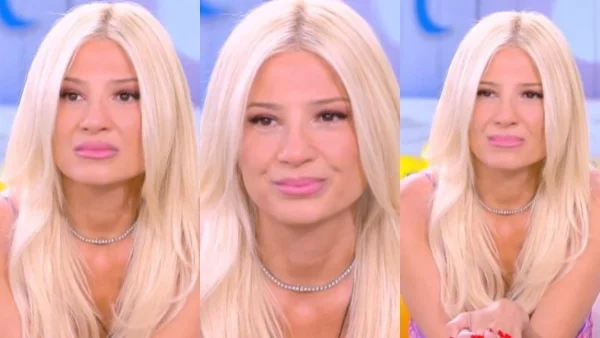 Φαίη Σκορδά: Βούρκωσε στην τελευταία εκπομπή του Fays Time - «Επειδή πολλά είχαν συζητηθεί για την δύσκολη περίοδο που πέρασα...»