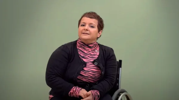 Ειρήνη Κουρούβανη: Την παρέσυρε αμάξι στην Πατησίων και την εγκατέλειψε - Ποια είναι η πρωταθλήτρια ΑμεΑ που κινδύνευσε στην άσφαλτο