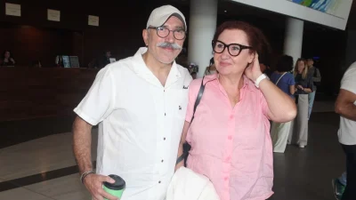 Φωτεινή Ντεμίρη: Με κόκκινο κραγιόν και πλατύ χαμόγελο - Η δημόσια εμφάνισή της λίγο πριν την είδηση του χωρισμού της