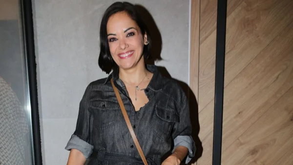 Κατερίνα Τσάβαλου: Χαμογελάει διάπλατα μετά το διαζύγιο από τον Δημήτρη Στεργίου