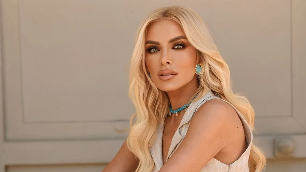 Κατερίνα Καινούργιου: Φόρεσε το πιο απροσδόκητο χρώμα που εσύ δεν θα επέλεγες το καλοκαίρι