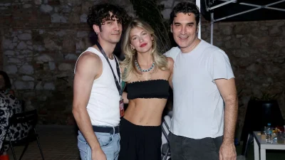 Χριστόφορος Παπακαλιάτης – Κλέλια Ανδριολάτου: Reunion μετά το τέλος των γυρισμάτων του Maestro