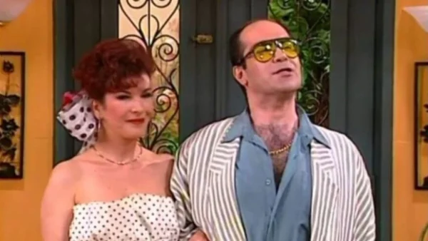 Κωνσταντίνου και Ελένης: Φανερά αδυνατισμένος και με λευκά μαλλιά - Αγνώριστος στο κέντρο της Αθήνας ο Χλέμπουρας