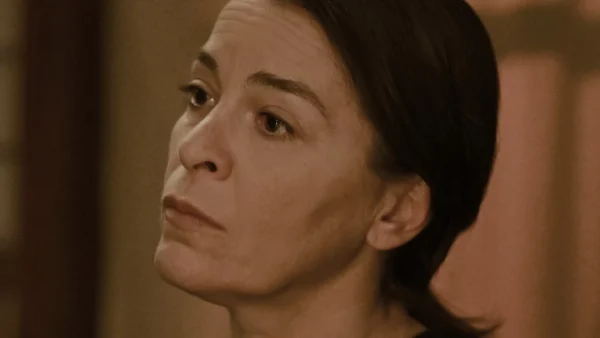 Μαρία Πρωτόπαππα: Καμία σχέση με τη Μαρίνα του Σασμού - Με κοντά μαλλιά μέχρι τον σβέρκο και ανταύγειες