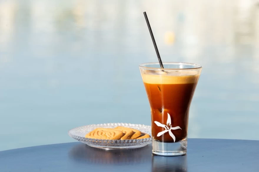 Bizz Cafe Μικρολίμανο