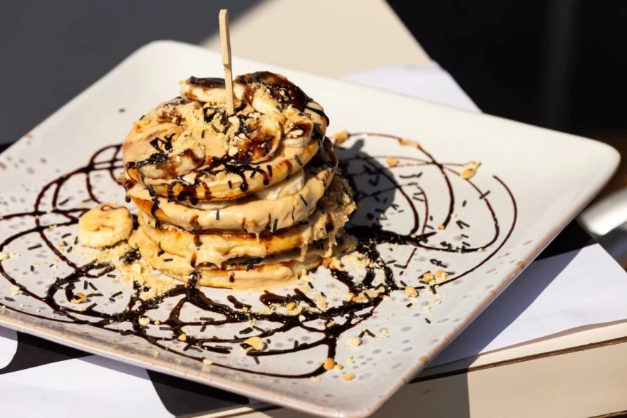 Bizz Cafe Μικρολίμανο