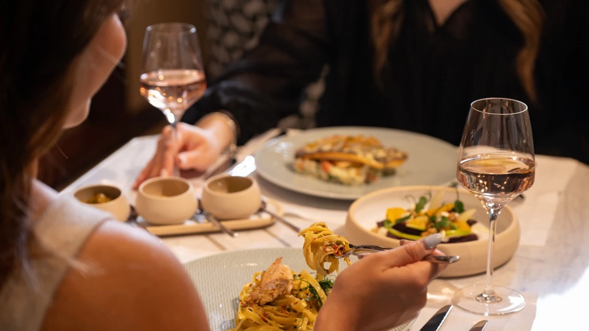 Οι καλοκαιρινές μας βραδιές φέρουν την υπογραφή του Mitsis N'U Piraeus Port