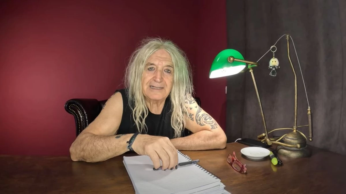 Νίκος Καρβέλας: «Η φτώχεια δεν είναι πρόβλημα, είναι αρρώστια! Η εκκλησία είναι το πρόβλημα»