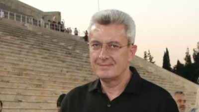 Νίκος Χατζηνικολάου: Εκείνος στα μαύρα κι εκείνη στα λευκά - Η ρομαντική έξοδος με την σύζυγό του σε συναυλία στο Καλλιμάρμαρο