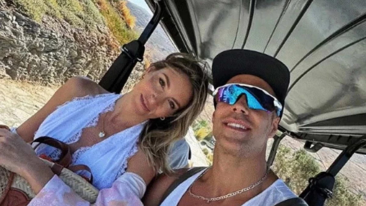 Μπρούνο Τσερέλα: «Καθόλου άσχημα...» - Το σχόλιο στις φωτογραφίες της Οικονομάκου από το ρομαντικό ταξίδι τους στη Τζιά