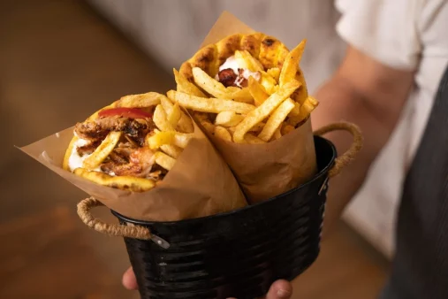 Στο Πιάτσα Καλαμάκι τρώμε το καλύτερο τυλιχτό της πόλης!