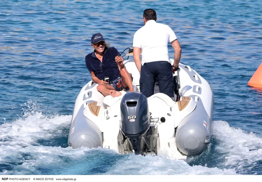 Ηλίας Ψινάκης - Μύκονος - Διακοπές - Παραλία - Μαγιό