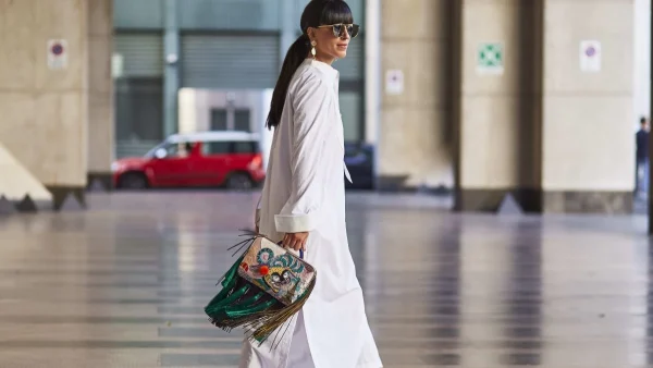 Όχι μόνο μαύρο! 5 χρώματα παπουτσιών που ταιριάζουν τέλεια με όλα τα ρούχα