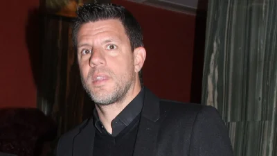 Τάκης Φύσσας: Αυτή είναι η κούκλα κόρη του παλαίμαχου ποδοσφαιριστή – Την κρατάει περήφανος στην αγκαλιά του