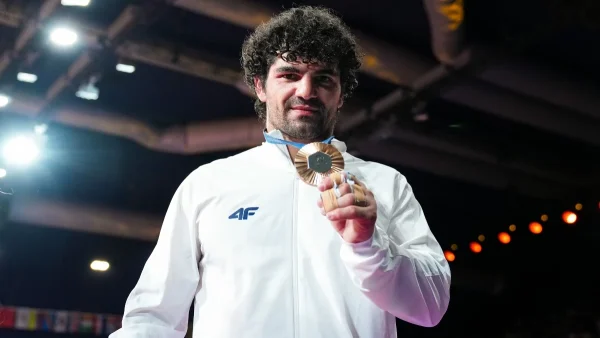 «Θοδωρή Τσελίδη σ' ευχαριστούμε»: Το Twitter πανηγυρίζει το πρώτο μετάλλιο της Ελλάδας στους Ολυμπιακούς Αγώνες