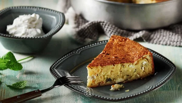 Τυρόπιτα χωρίς φύλλο στο πι και φι - Με γιαούρτι, κεφαλογραβιέρα και βούτυρο