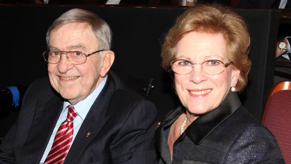 Υπερχλιδάτος γάμος: O μεγιστάνας που αγόρασε την βίλα του τέως βασιλιά Κωνσταντίνου στο Πόρτο Χέλι για να παντρέψει την κόρη του