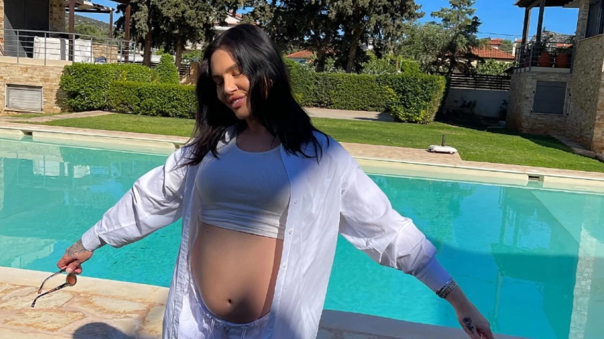 Έλενα Τσαγκρινού: Το τρυφερό βίντεο τη στιγμή που το μωρό της κλωτσάει - Η κοιλίτσα της έχει μεγαλώσει πολύ