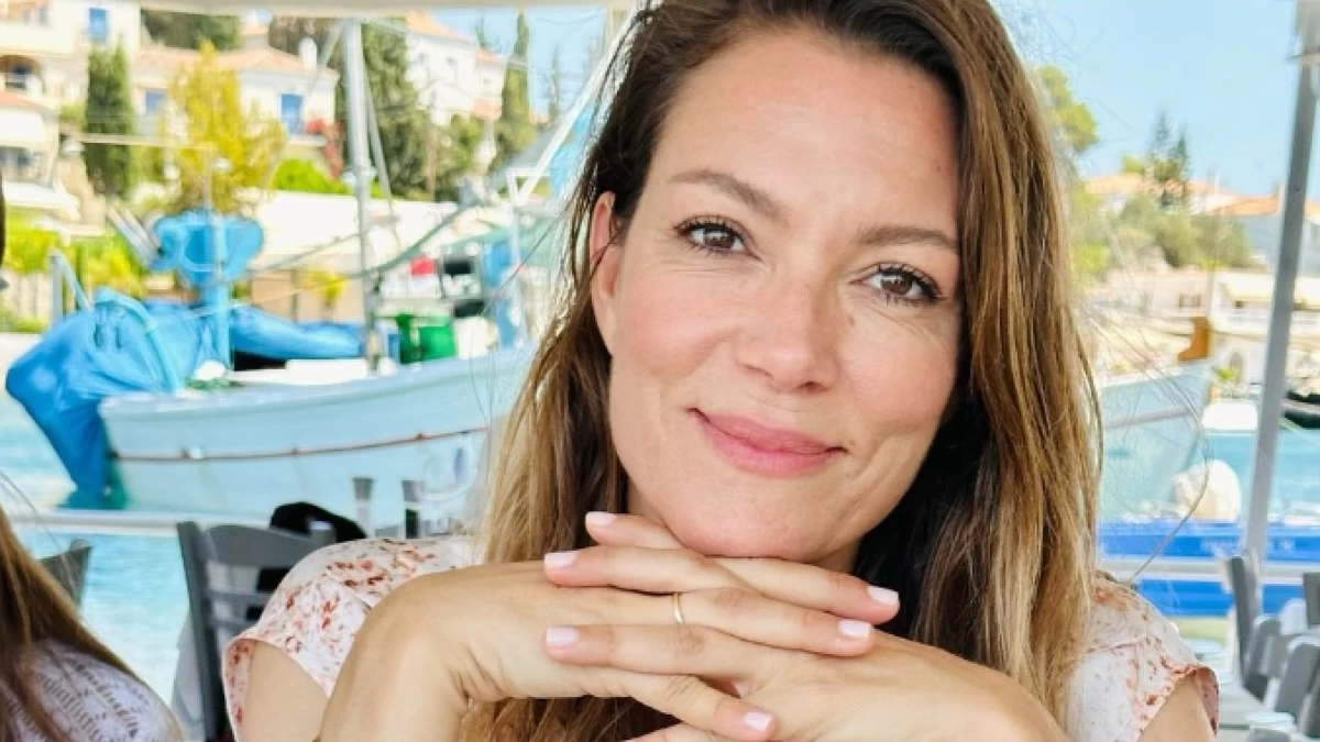 Βίκυ Καγιά: «Δηλαδή εσύ τώρα είσαι η ηλικία που λες ότι είσαι;» - Χαμός κάτω από την ανάρτησή της με μπικίνι