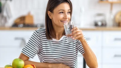 Αφυδάτωση: 7 σημάδια για να καταλάβεις ότι πίνεις λίγο νερό