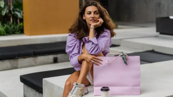 Εκπτώσεις 2024: 7 fashion items στα οποία πρέπει να επενδύσεις και γιατί - Αξίζουν κάθε ευρώ