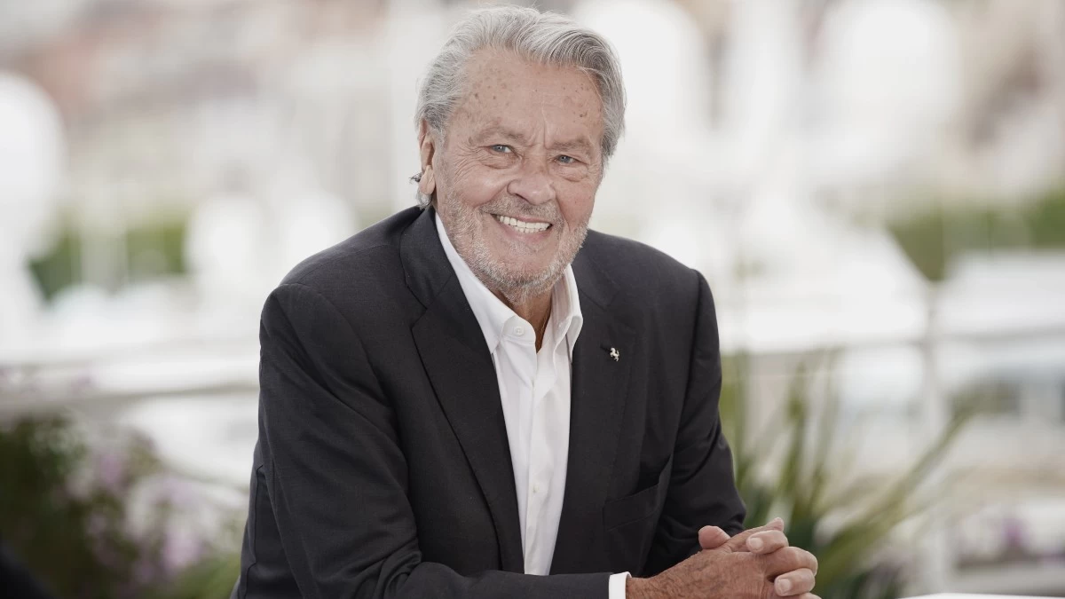 Αλέν Ντελόν: «Θέλω να θαφτώ περιτριγυρισμένος από...» - Η τελευταία ανατριχιαστική του επιθυμία