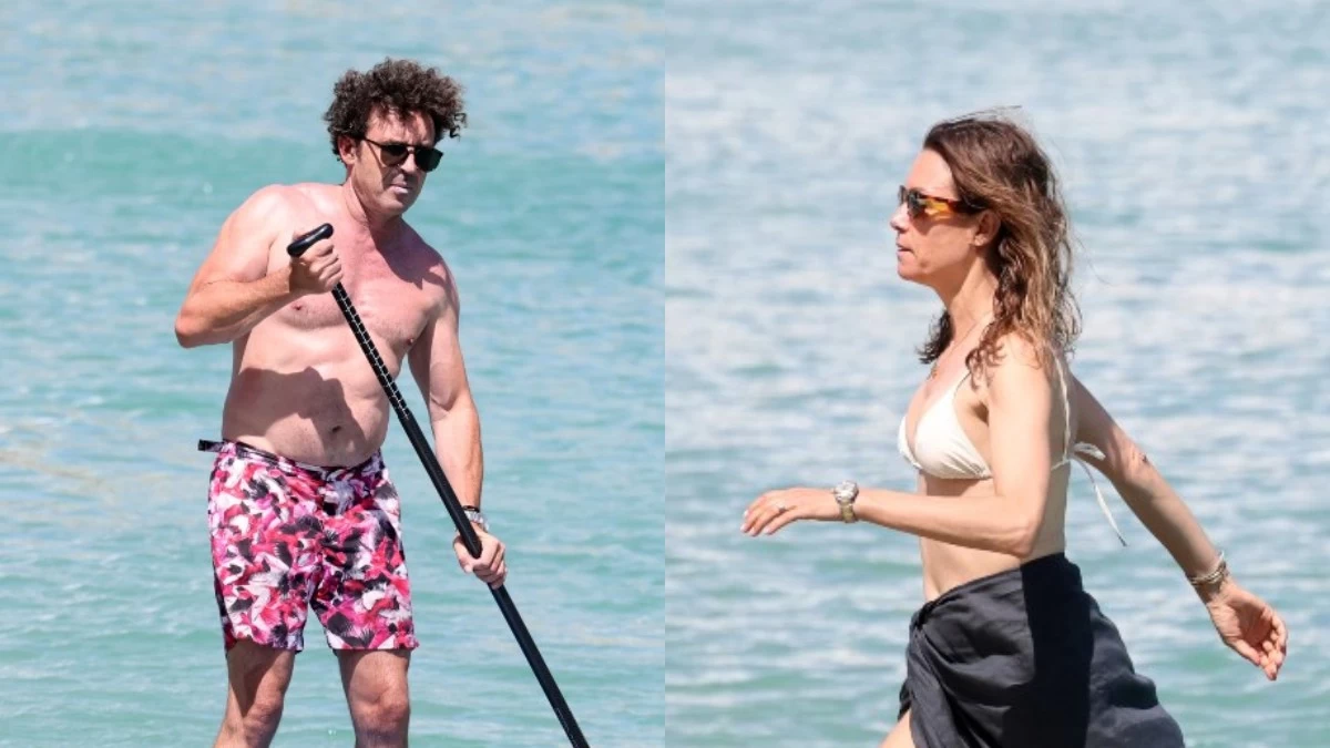 Βίκυ Καγιά - Ηλίας Κρασσάς: Έφτασαν με σκάφος σε παραλία της Μυκόνου - Τα παιχνίδια με τον Κάρολο και την Μπιάνκα στη θάλασσα