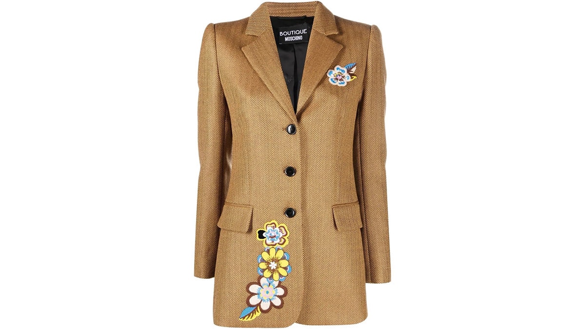 Floral το χειμώνα: Είναι τάση και σου βρήκαμε τα τέλεια κομμάτια - Εσύ θα το φορέσεις;