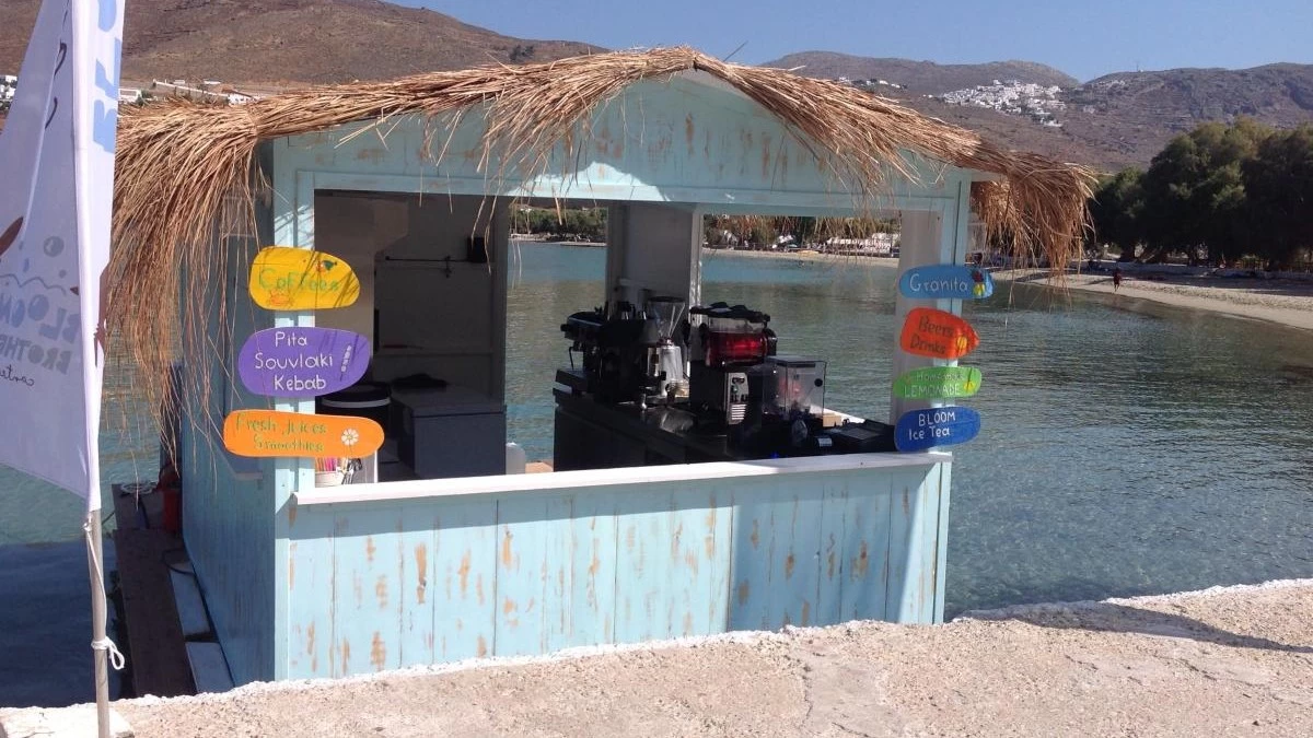 Είναι γεγονός: Άνοιξε στην Ελλάδα το πρώτο πλωτό σουβλατζίδικο  - Που θα το βρεις