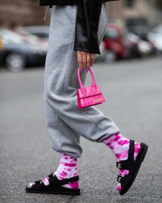 Σανδάλια - κάλτσες