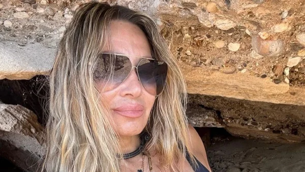 Ελένη Πετρουλάκη: «Χωρίς φίλτρα και χωρίς ρετούς! Αυτή είμαι στα 53 μου και δεν με νοιάζει να αρέσω σε όλους»