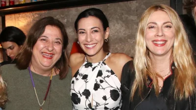 Σαμαρά, Κωνσταντινίδου & Καρύδη: Ανεβαίνουν στη σανίδα για τους «Ολυμπιακούς Αγώνες του LAέους» και προκαλούν τσουνάμι γέλιου