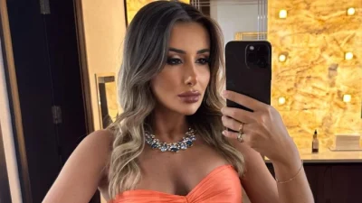 Emilia Vodos: Ημίγυμνη με ανακατεμένα μαλλιά σε πισίνα - Η ανάρτηση που προκάλεσε αντιδράσεις