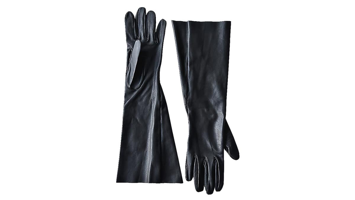 Δερμάτινα μαύρα γάντια, Νika Athens, €94, nika.shop