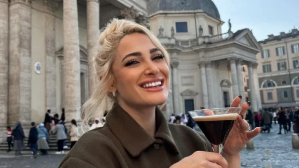 Ιωάννα Τούνη: «Σα δε ντρέπονται! Δείχνει τον π@πό της και λένε...» - Χαμός κάτω από την ανάρτησή της στο Instagram