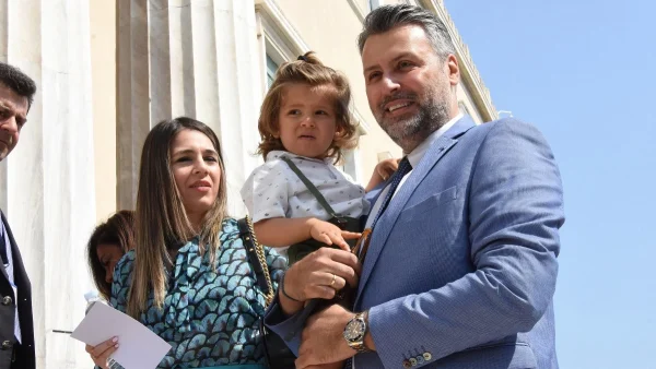 Γιάννης Καλλιάνος: Γενέθλια για τον γιο του, Γιώργο – Οι τρυφερές ευχές του βουλευτή πάνω στο σκούτερ