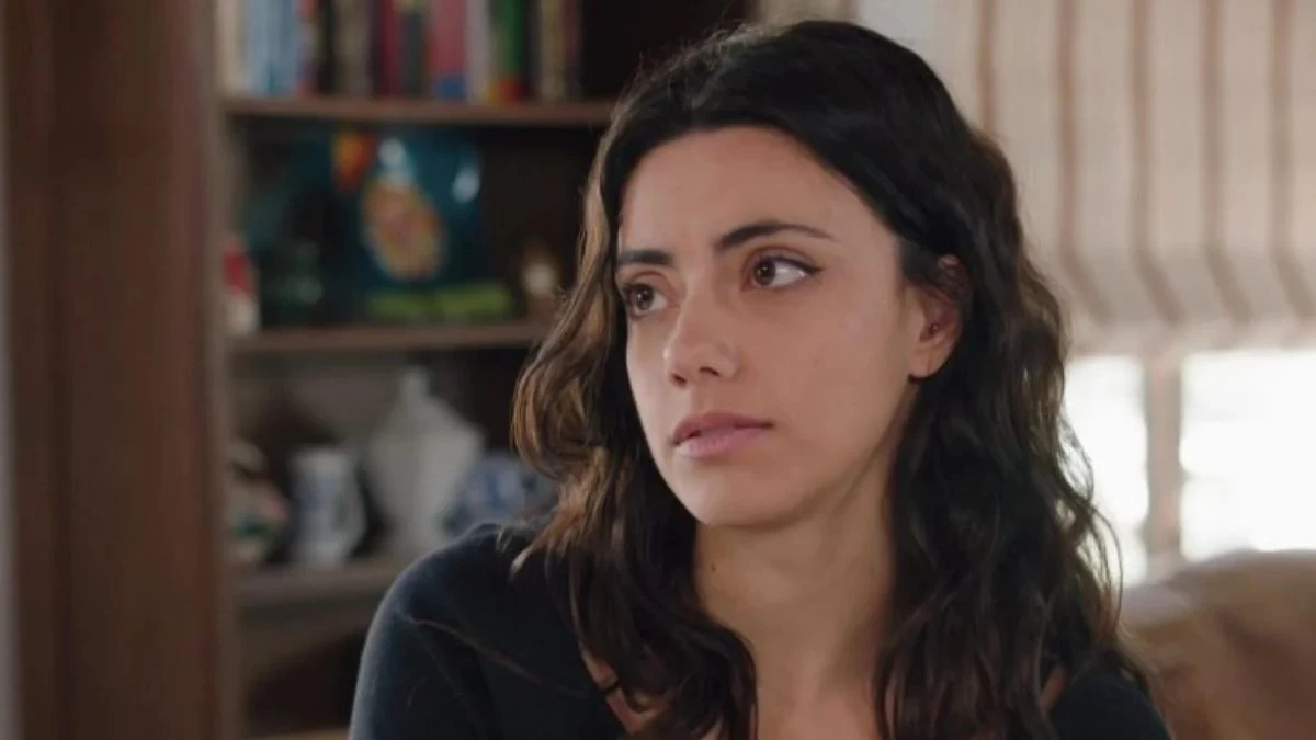 Η γη της ελιάς: «Τι κάνεις κατέβασε το όπλο» - Το σατανικό σχέδιο της Ειρήνης για να ξεφορτωθεί το εξώγαμο του Δημοσθένη